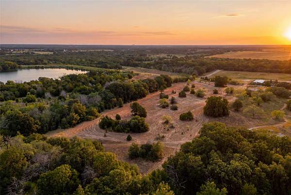 5 Acres of Land for Sale in Elm Mott, Texas