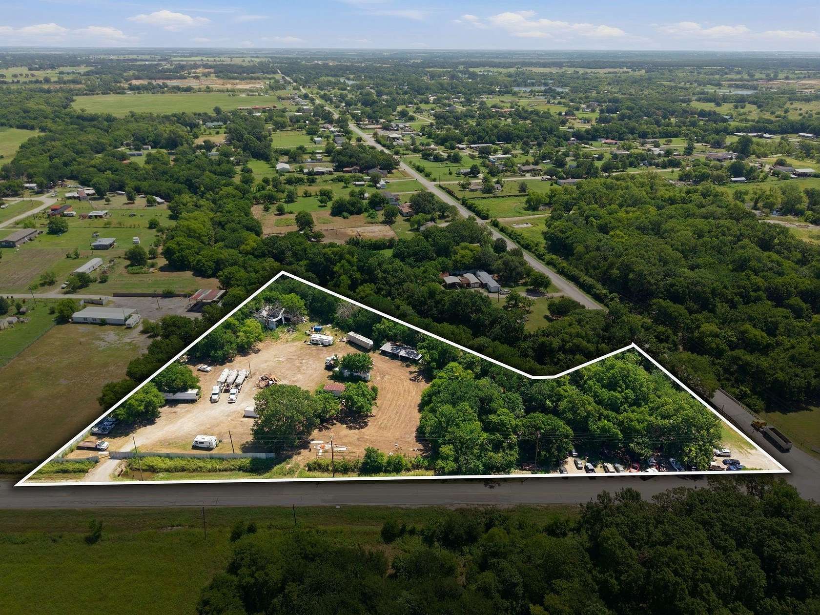 3.1 Acres of Mixed-Use Land for Lease in Combine, Texas