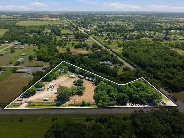 3.1 Acres of Mixed-Use Land for Lease in Combine, Texas