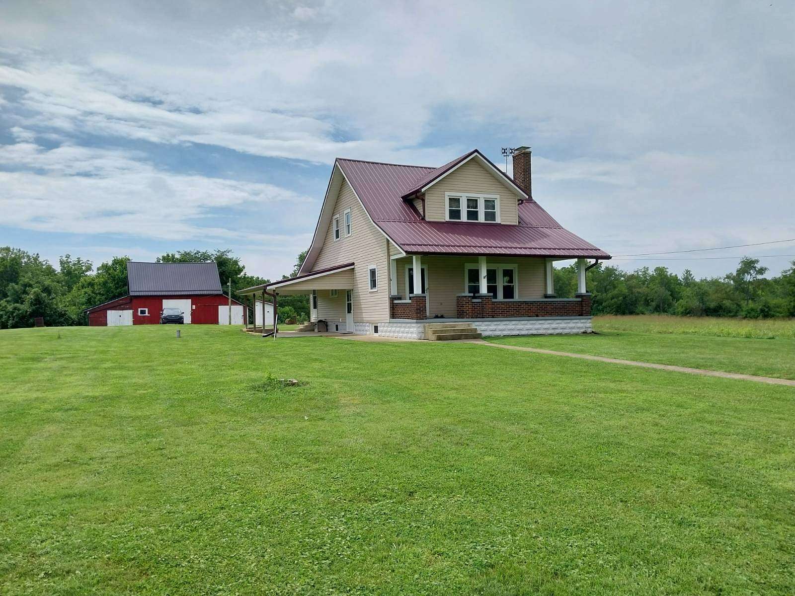10.1 Acres of Land with Home for Sale in Greenfield, Ohio