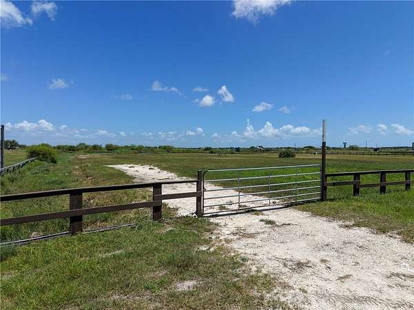 2 Acres of Residential Land for Sale in Rockport, Texas