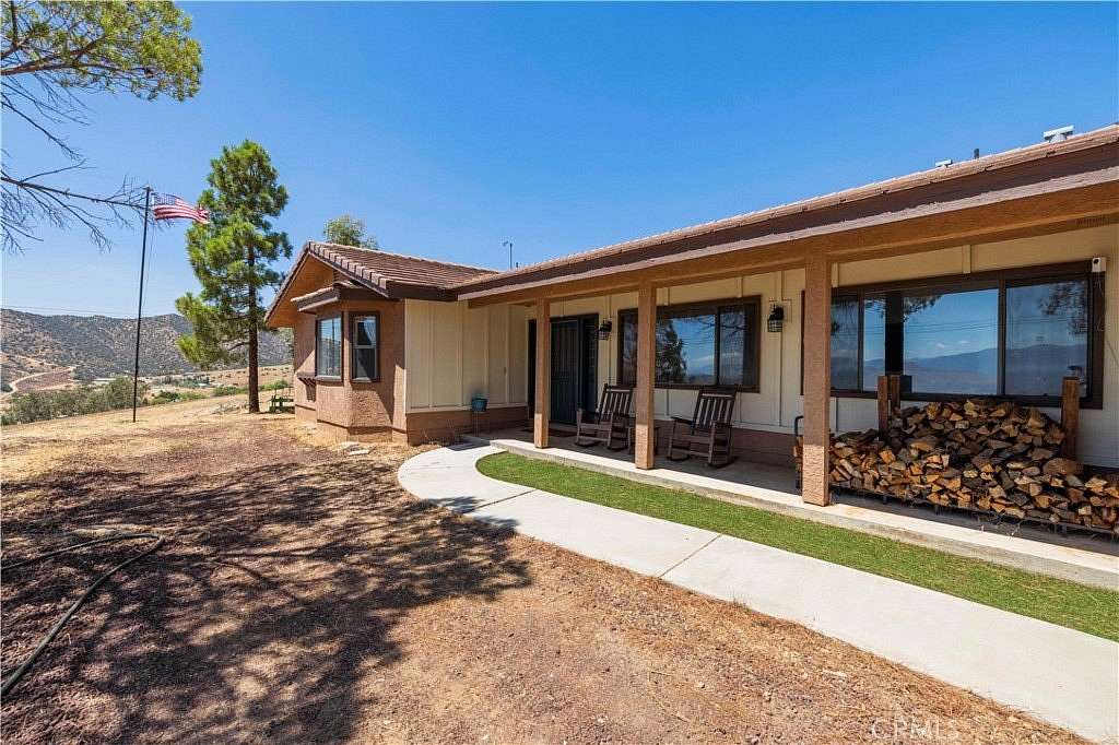 10.5 Acres of Land with Home for Sale in Acton, California