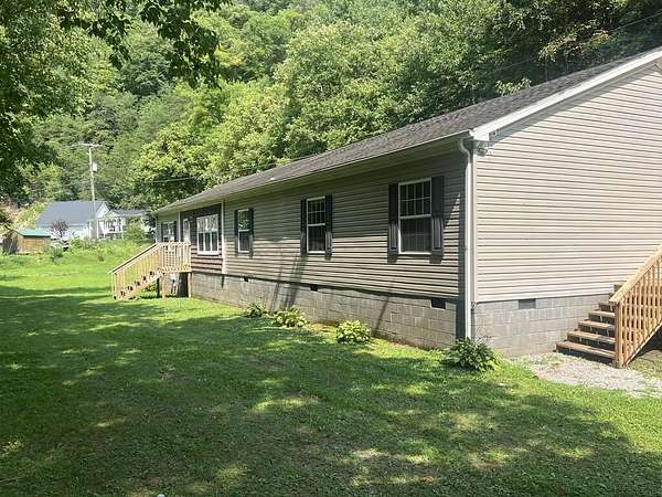 40 Acres of Land with Home for Sale in Pikeville, Kentucky