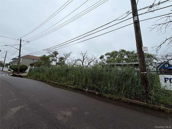 0.01 Acres of Residential Land for Sale in Howard Beach, New York