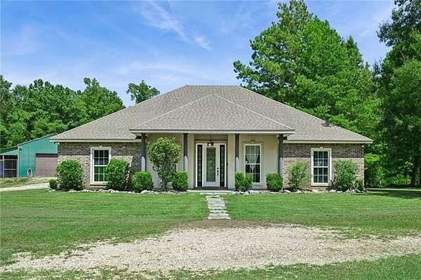 20 Acres of Land with Home for Sale in Ponchatoula, Louisiana