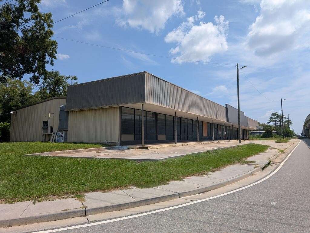 1.86 Acres of Improved Commercial Land for Sale in Valdosta, Georgia