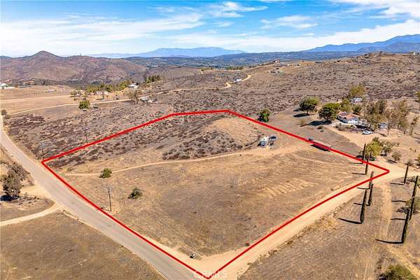 4.88 Acres of Residential Land for Sale in Sage, California