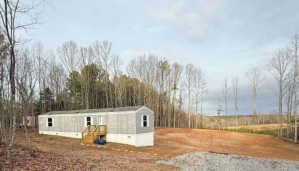 1.5 Acres of Land with Home for Sale in Appomattox, Virginia