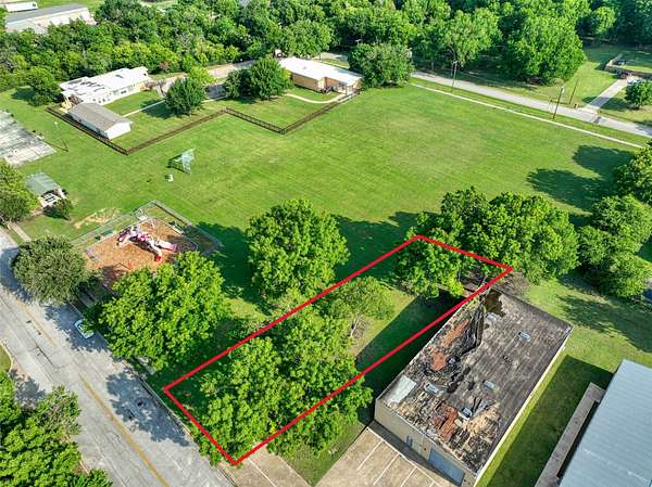 0.29 Acres of Commercial Land for Sale in Lancaster, Texas