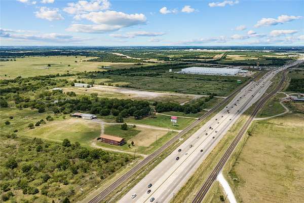 20.8 Acres of Improved Land for Sale in Corsicana, Texas