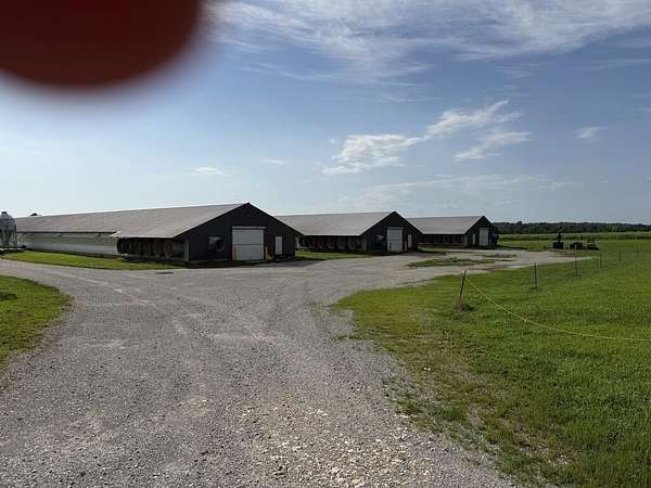 21 Acres of Improved Commercial Land for Sale in Atwood, Tennessee