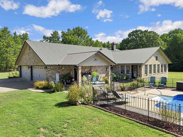 81.3 Acres of Recreational Land with Home for Sale in Bee Branch, Arkansas