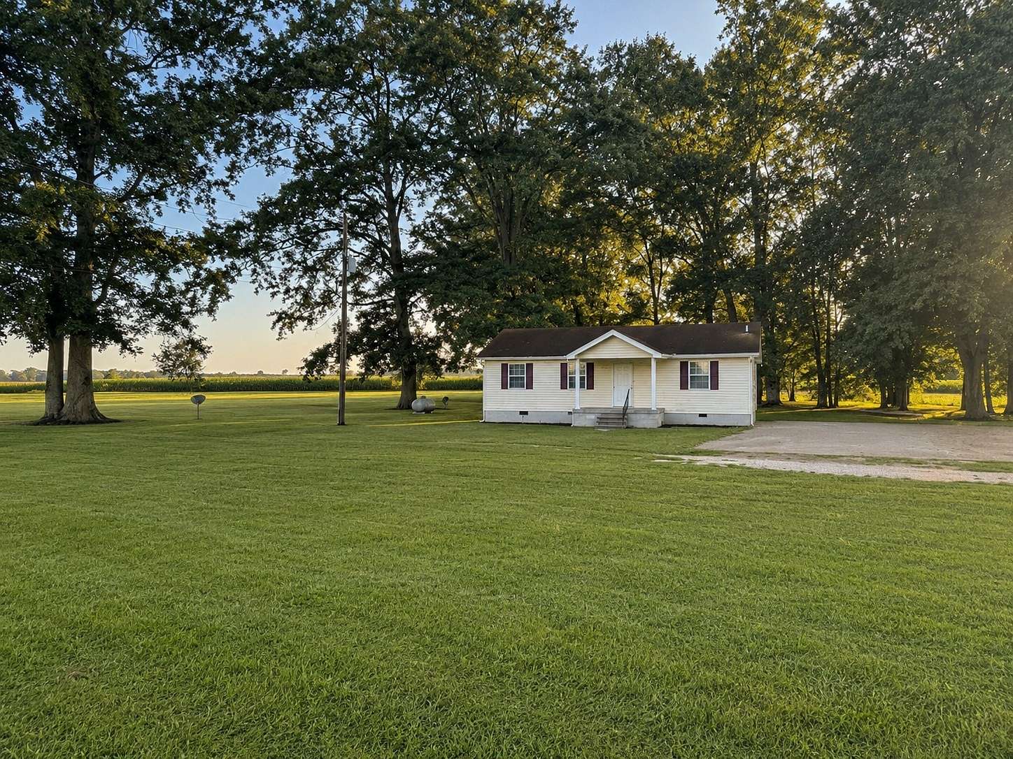 1.65 Acres of Land with Home for Sale in Clarksville, Tennessee