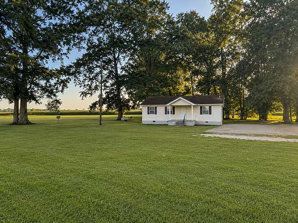 1.65 Acres of Land with Home for Sale in Clarksville, Tennessee