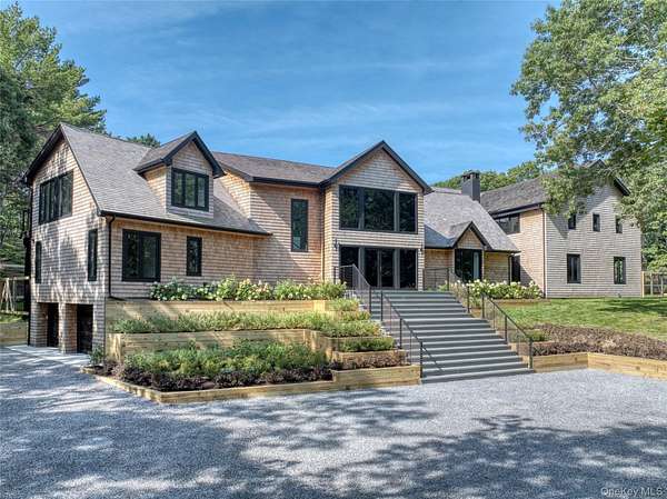 4.1 Acres of Land with Home for Sale in Water Mill, New York