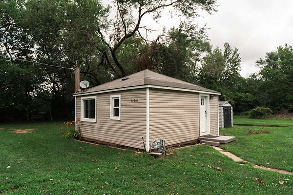 1.6 Acres of Land with Home for Sale in Homewood, Illinois