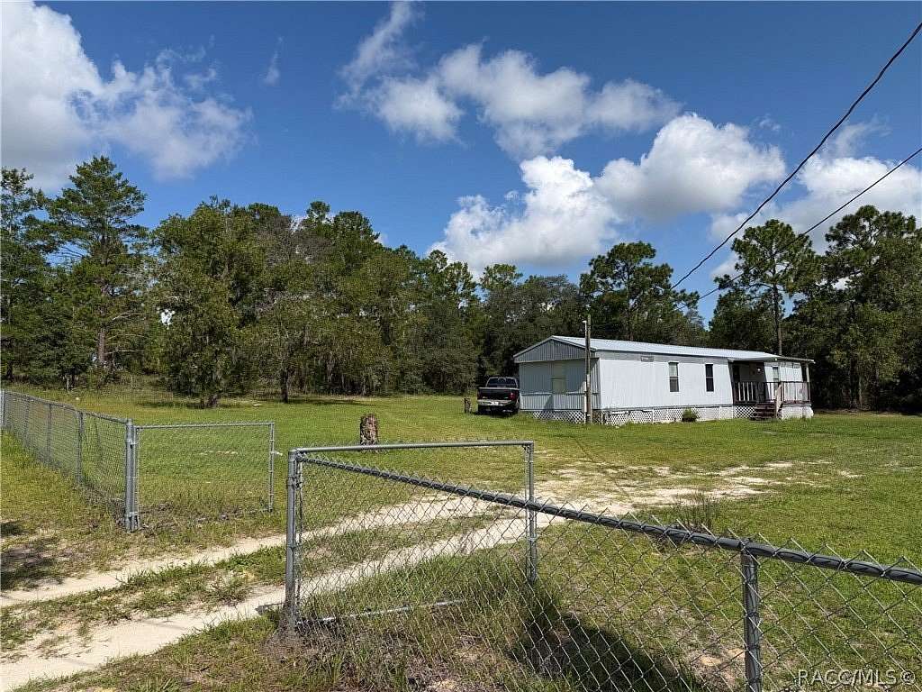 2.29 Acres of Commercial Land for Sale in Lecanto, Florida