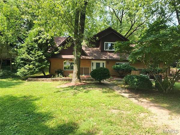 2 Acres of Land with Home for Sale in Edwardsville, Illinois