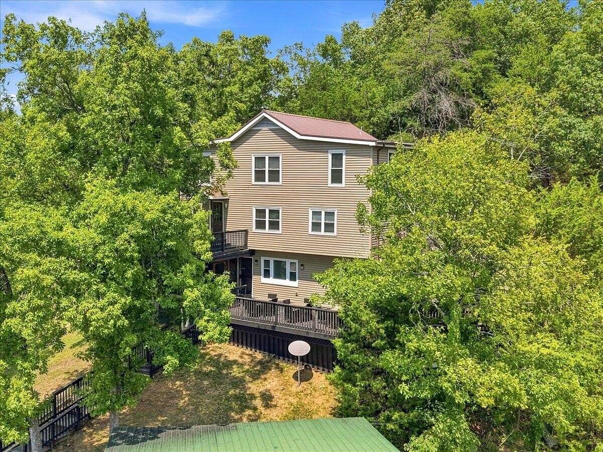 4 Acres of Land with Home for Sale in Dandridge, Tennessee