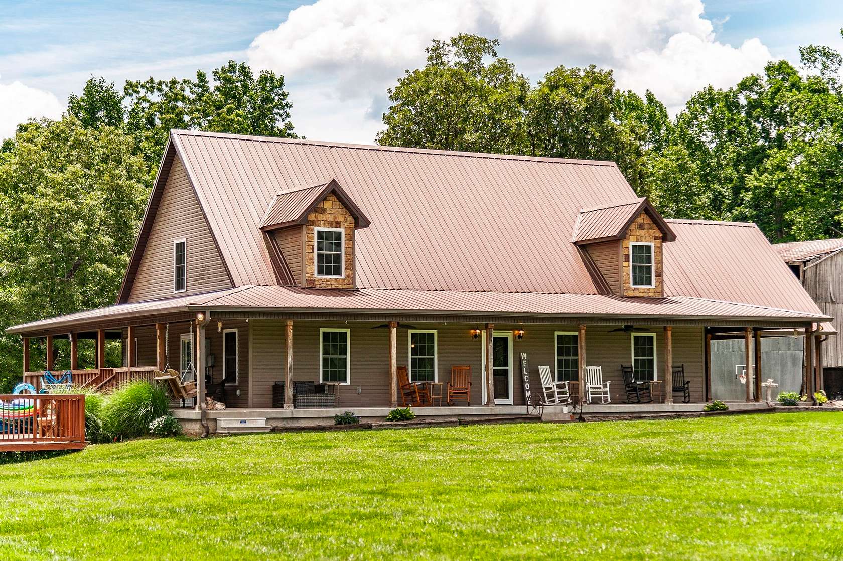 11.6 Acres of Land with Home for Sale in Westmoreland, Tennessee