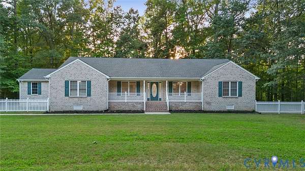 4.7 Acres of Land with Home for Sale in Mechanicsville, Virginia
