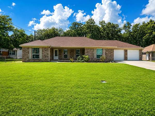 1.7 Acres of Land with Home for Lease in Niceville, Florida