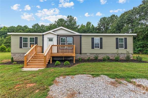 2 Acres of Land with Home for Sale in Colbert, Georgia