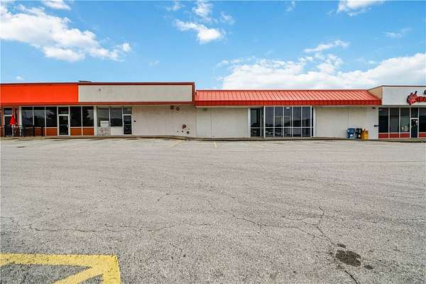 2.24 Acres of Improved Commercial Land for Lease in Fayetteville, Arkansas