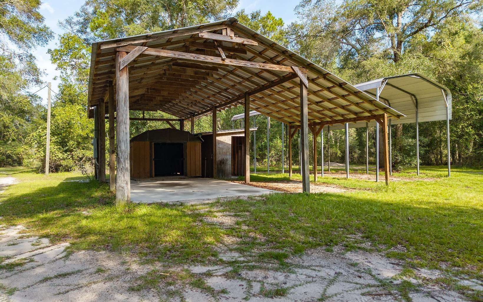 10 Acres of Land for Sale in Branford, Florida