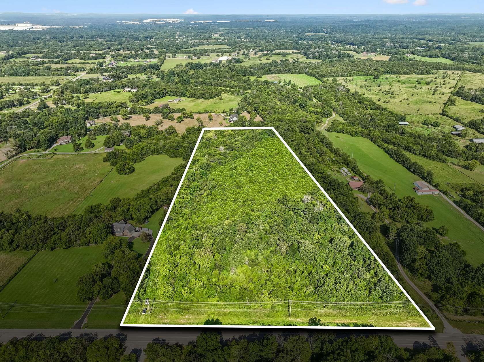 17.5 Acres of Land for Sale in Lebanon, Tennessee