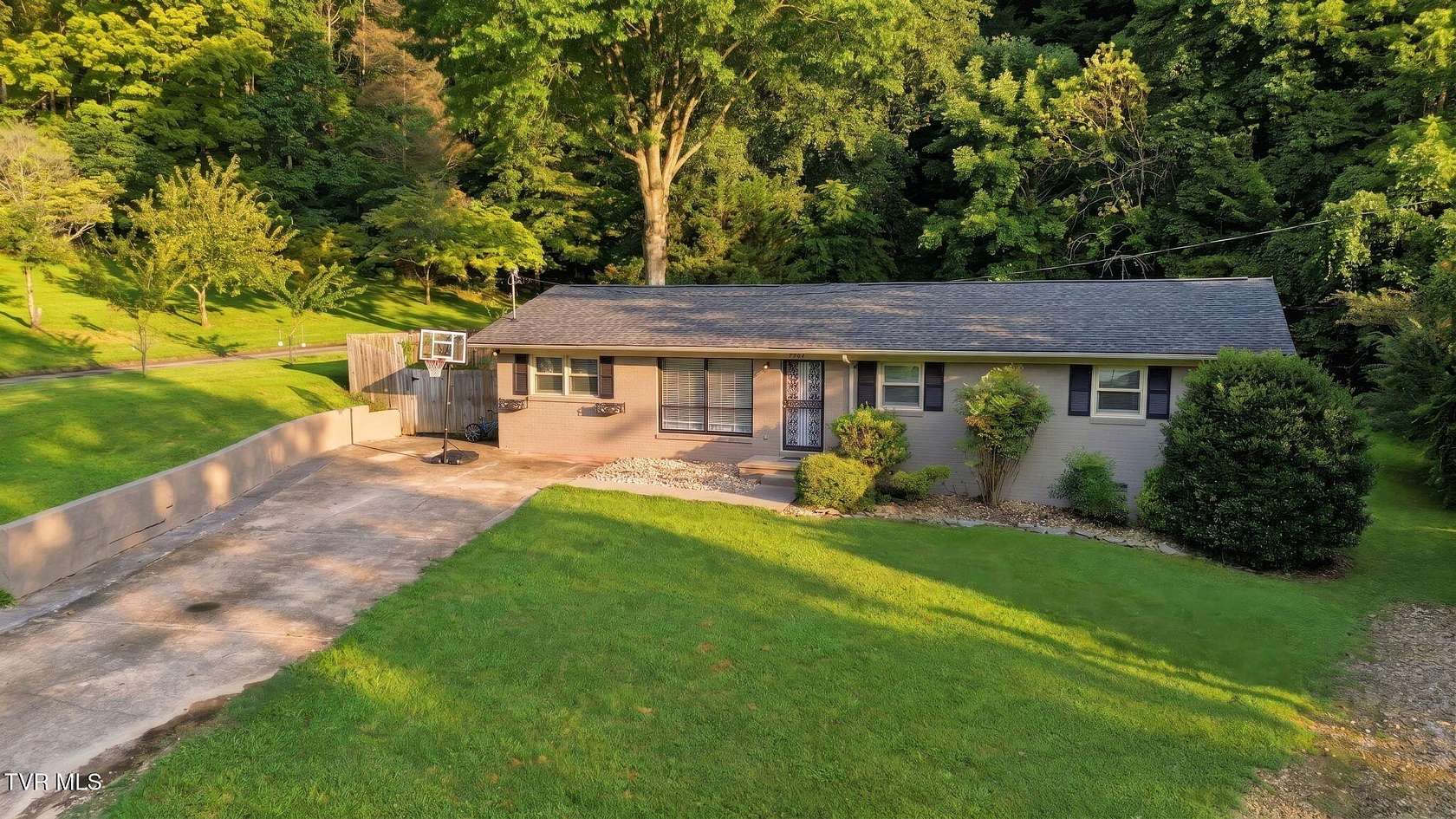 1.6 Acres of Land with Home for Sale in Kingsport, Tennessee