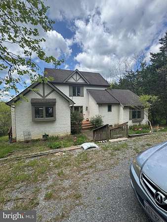 5 Acres of Land with Home for Lease in Front Royal, Virginia