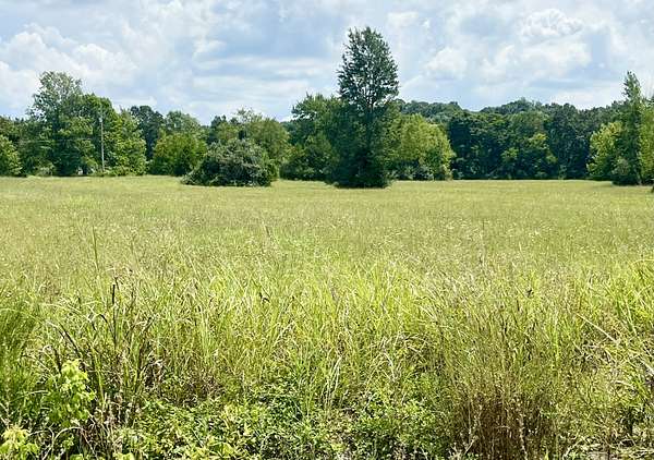 9.86 Acres of Land for Auction in Portland, Tennessee