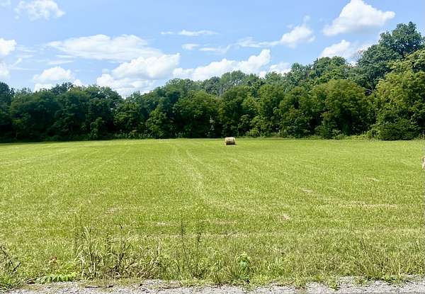 6.6 Acres of Land for Auction in Portland, Tennessee
