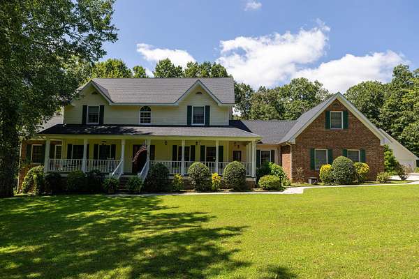 8 Acres of Land with Home for Sale in Dayton, Tennessee