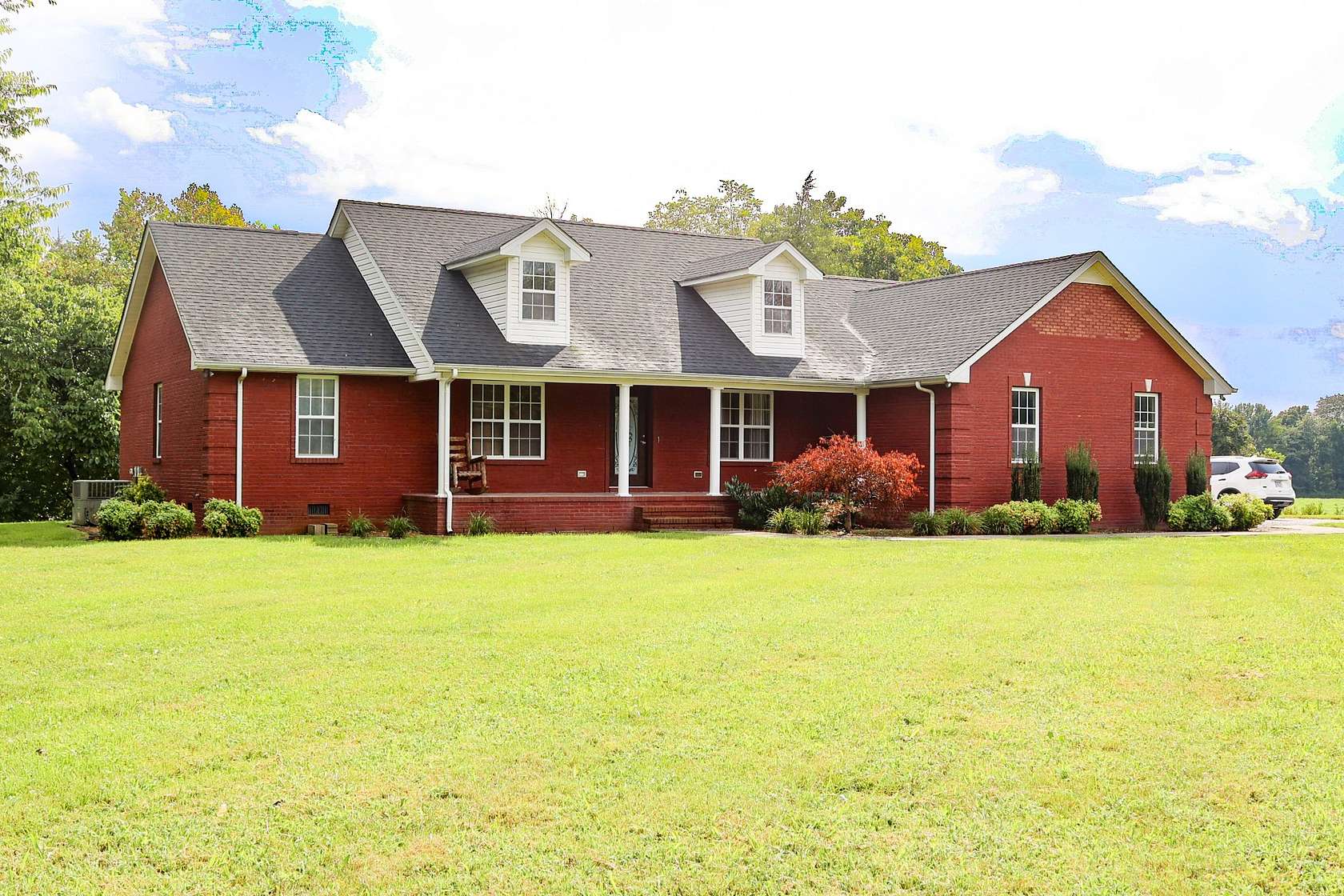 9 Acres of Land with Home for Sale in McMinnville, Tennessee