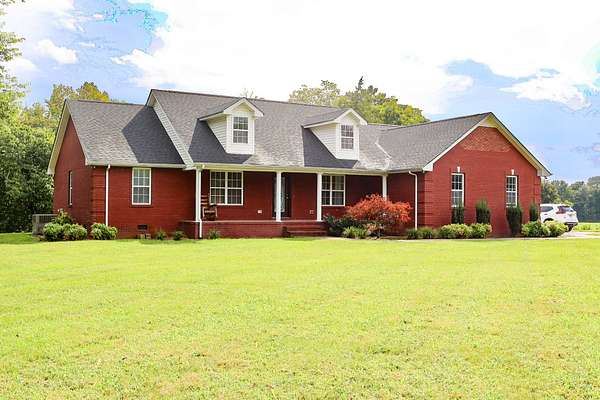9 Acres of Land with Home for Sale in McMinnville, Tennessee