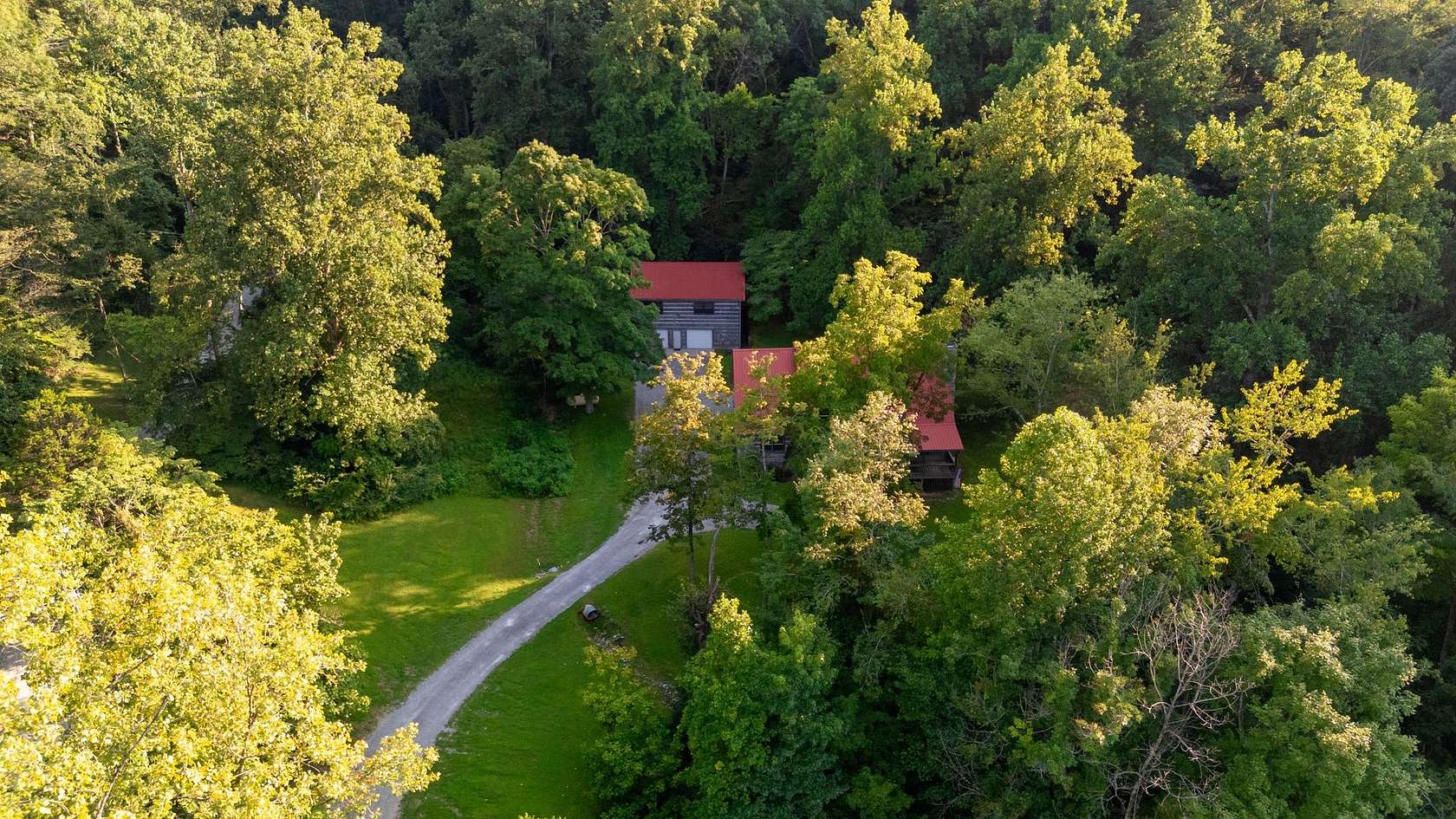 10 Acres of Land with Home for Sale in Franklin, Tennessee
