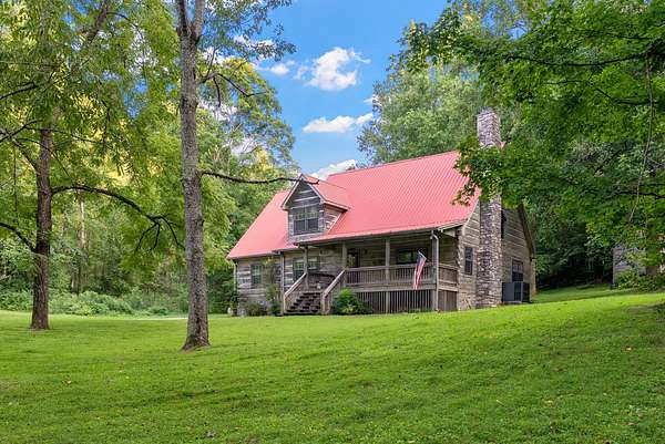 10 Acres of Land with Home for Sale in Franklin, Tennessee