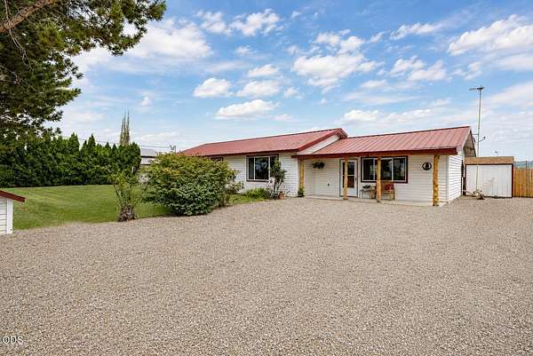 4.35 Acres of Land with Home for Sale in Prineville, Oregon