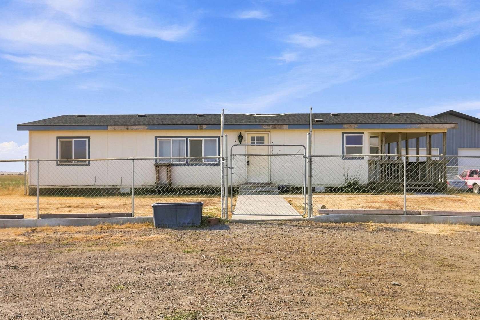 68 Acres of Agricultural Land with Home for Sale in Reardan, Washington