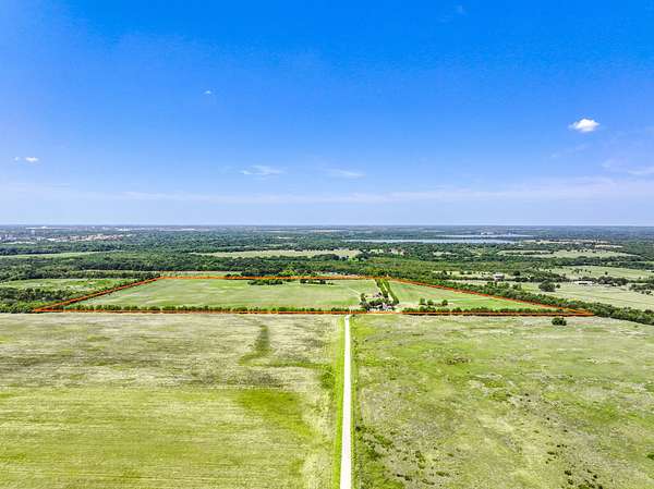 56 Acres of Agricultural & Residential Land for Sale in Greenville, Texas