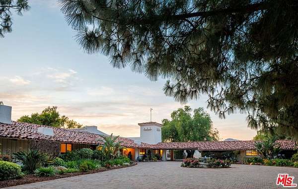 16.5 Acres of Land with Home for Sale in Agoura Hills, California