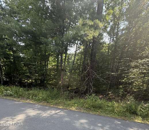 1 Acre of Land for Sale in Dingmans Ferry, Pennsylvania