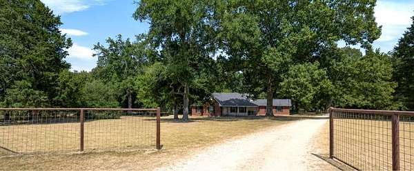 5 Acres of Land with Home for Sale in Eustace, Texas