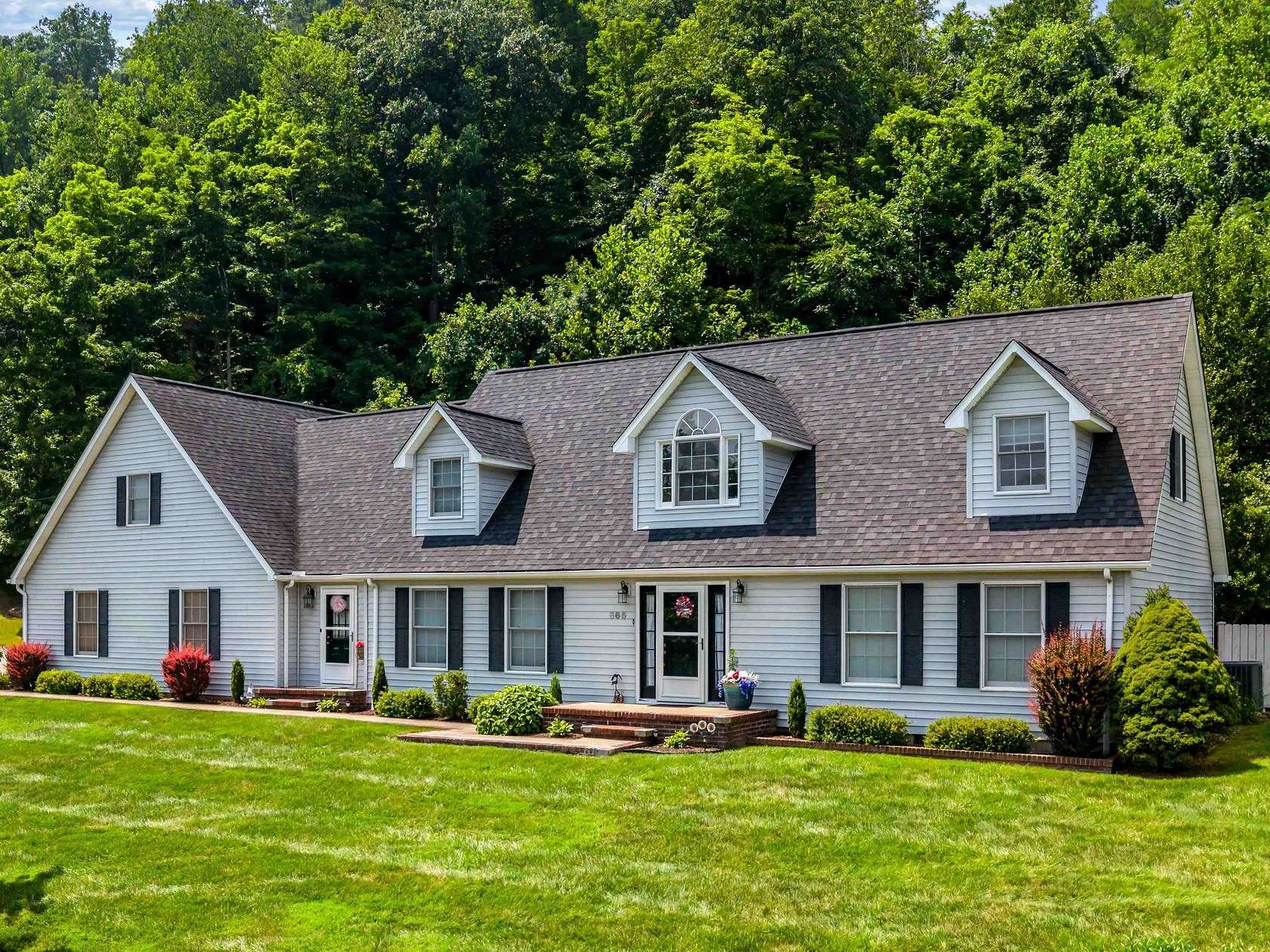 17.9 Acres of Land with Home for Sale in Chesapeake, Ohio