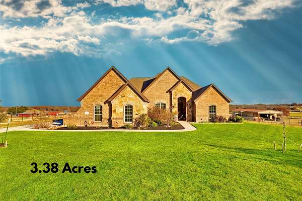 3.33 Acres of Land with Home for Lease in Azle, Texas