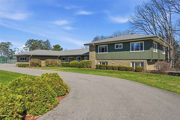 3.1 Acres of Land with Home for Sale in Aliquippa, Pennsylvania