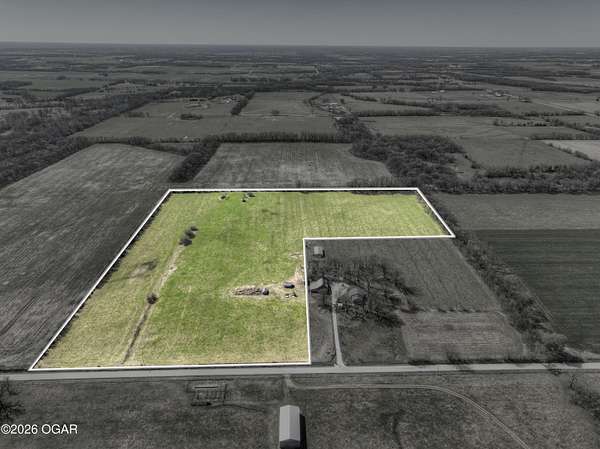 30 Acres of Agricultural & Residential Land for Sale in Carthage, Missouri