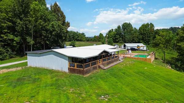 20.5 Acres of Land with Home for Sale in London, Kentucky